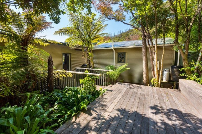 Photo of property in 25 Sandy Bay Road, Black Rock, Marlborough Sounds, 7282