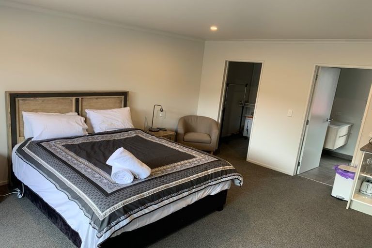 Photo of property in 2 Preston Drive, Arrowtown, 9302