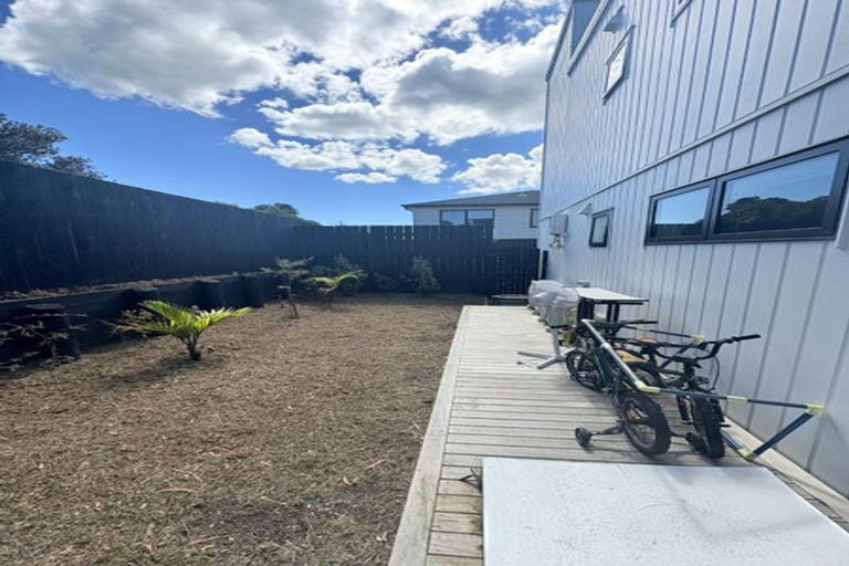 Photo of property in 20f Gilliam Street, New Lynn, Auckland, 0600