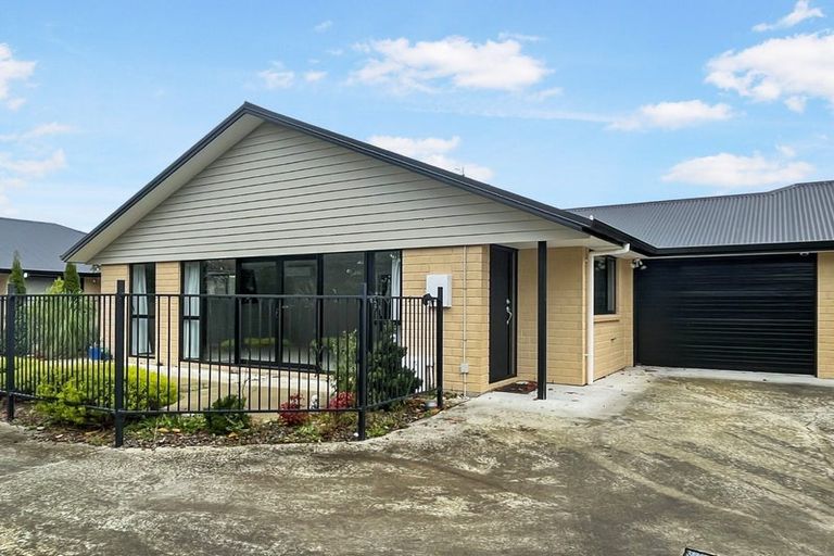 Photo of property in 15 Thomson Street, West End, Palmerston North, 4412