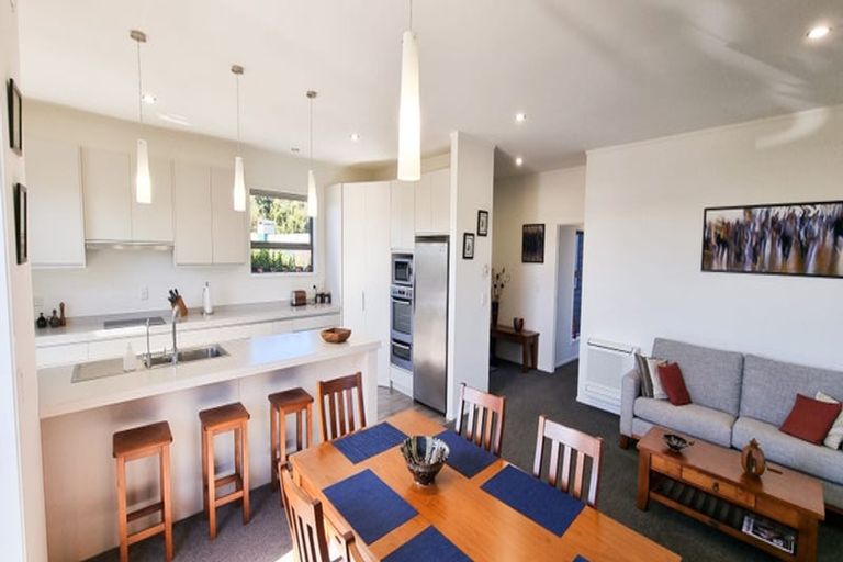 Photo of property in 6 Mcdonald Place, Collingwood, 7073