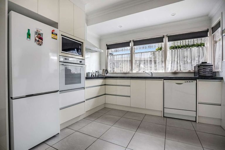 Photo of property in 2 Awatere Avenue, Beerescourt, Hamilton, 3200