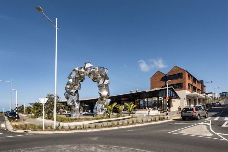 Photo of property in 48 Longshore Drive, Long Bay, Auckland, 0630