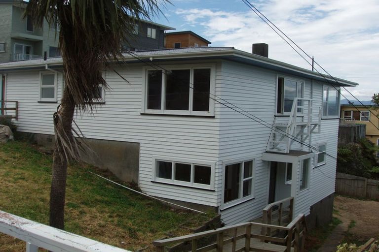 Photo of property in 73 Mills Road, Brooklyn, Wellington, 6021