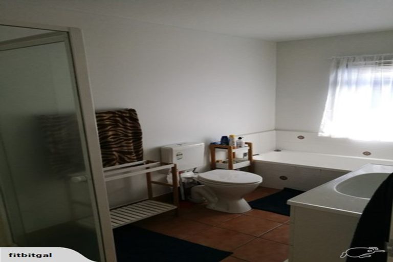 Photo of property in 1/13 John Jennings Drive, Oteha, Auckland, 0632