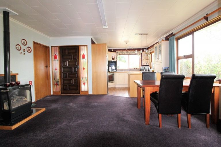 Photo of property in 11 Douglas Street, Winton, 9720