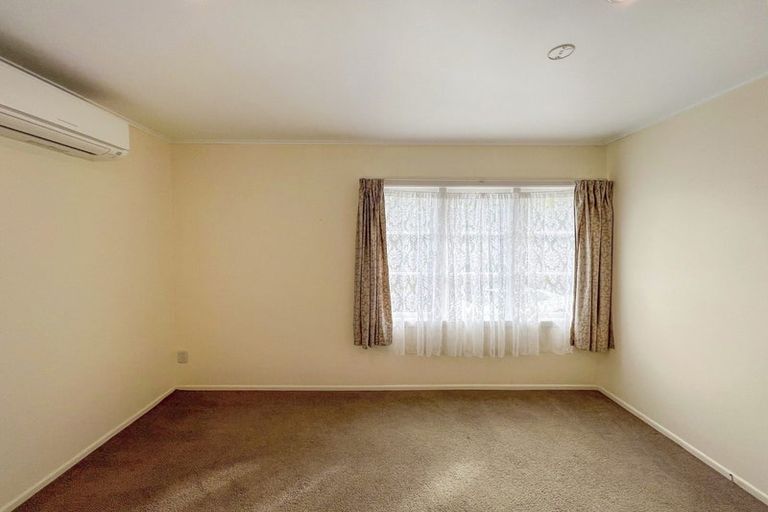 Photo of property in 17 Alma Street, Te Atatu South, Auckland, 0610