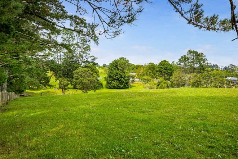 Photo of property in 6 Dysart Lane, Kumeu, 0891