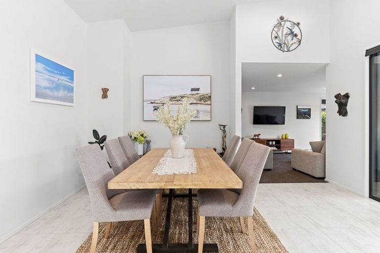 Photo of property in 14 Waitaha Place, Bell Block, New Plymouth, 4312