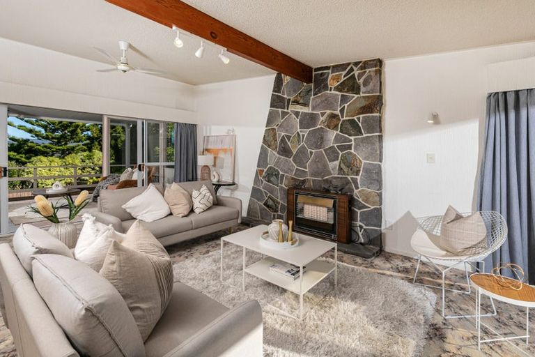 Photo of property in 71 Pleasant Road, Glen Eden, Auckland, 0602