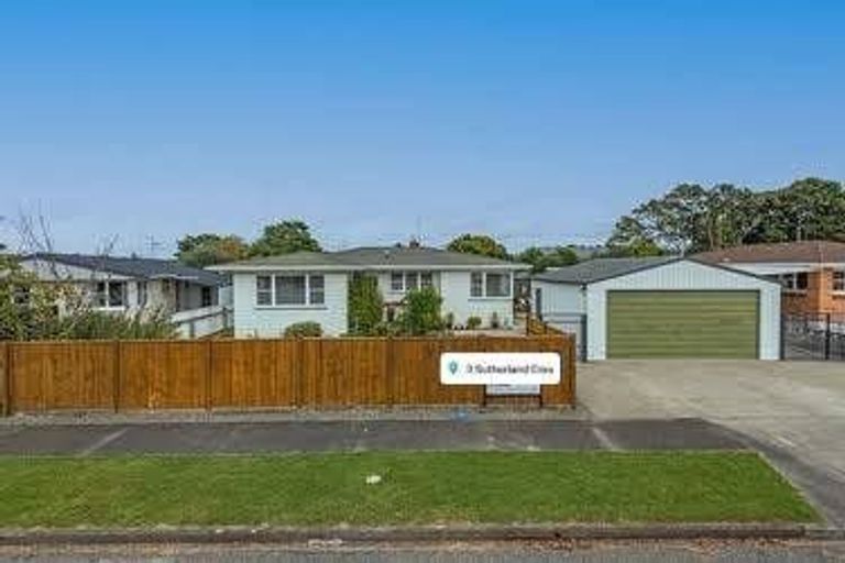 Photo of property in 3 Sutherland Crescent, Westbrook, Palmerston North, 4412