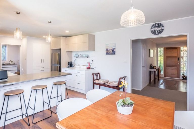 Photo of property in 6 Hicks Crescent, Waikanae Beach, Waikanae, 5036