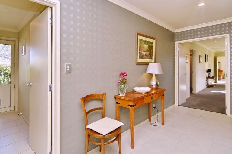 Photo of property in 8 Ross Place, Northwood, Christchurch, 8051