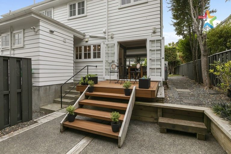 Photo of property in 4a Taumaru Avenue, Lowry Bay, Lower Hutt, 5013