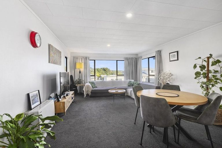 Photo of property in 4/24 Acheron Road, Paremata, Porirua, 5026