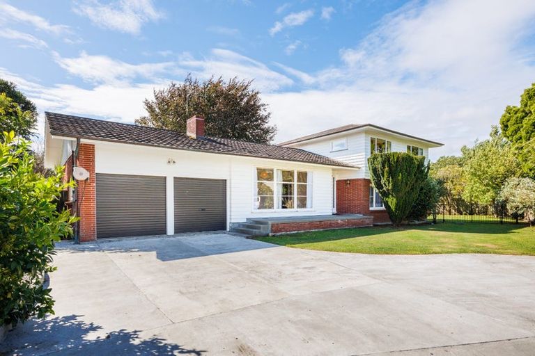 Photo of property in 27 Saint Albans Avenue, Hokowhitu, Palmerston North, 4410