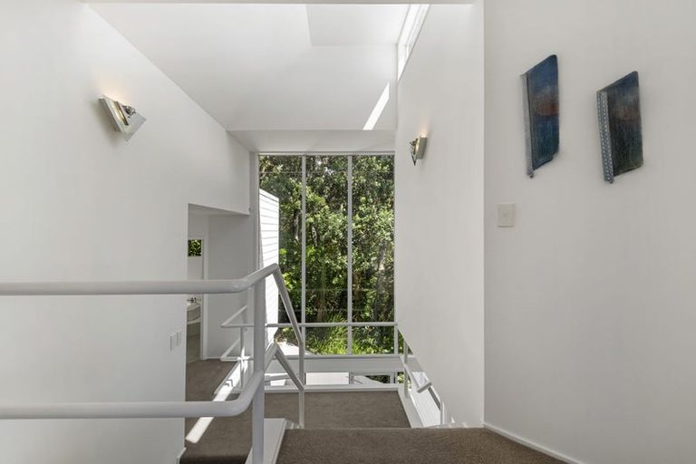 Photo of property in 32 Whale Cove, Stanmore Bay, Whangaparaoa, 0932