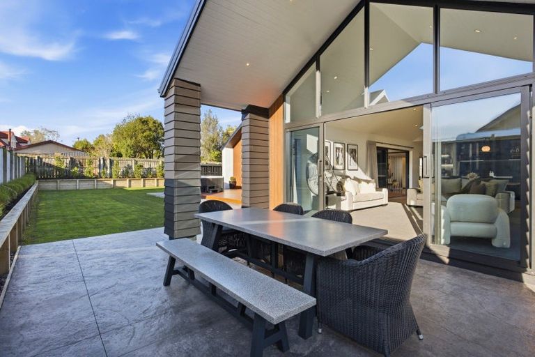 Photo of property in 16 Three Kings Court, Outram, 9019