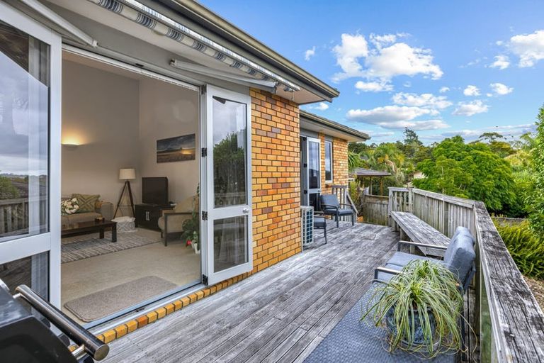 Photo of property in 12 Jelas Road, Red Beach, 0932