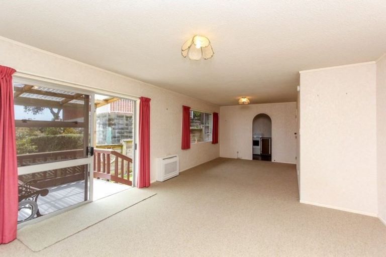 Photo of property in 1/4 Calvert Road, Moturoa, New Plymouth, 4310