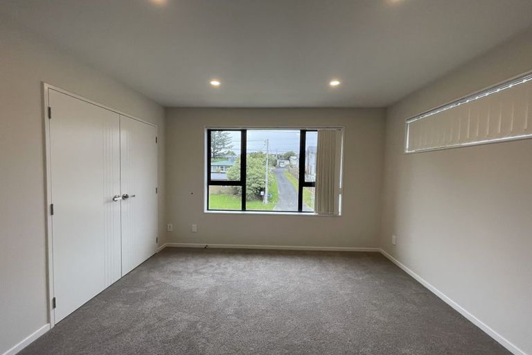 Photo of property in 30a Lowtherhurst Road, Massey, Auckland, 0614