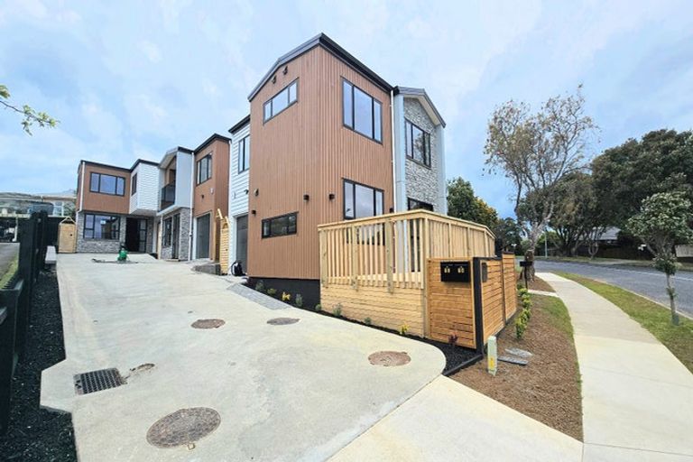 Photo of property in 7b Lewisham Street, Highland Park, Auckland, 2010