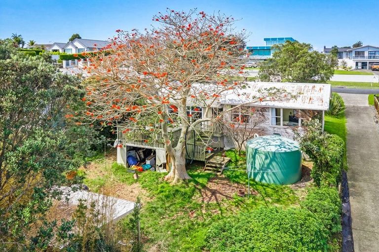 Photo of property in 52 Tiri Road, Manly, Whangaparaoa, 0930