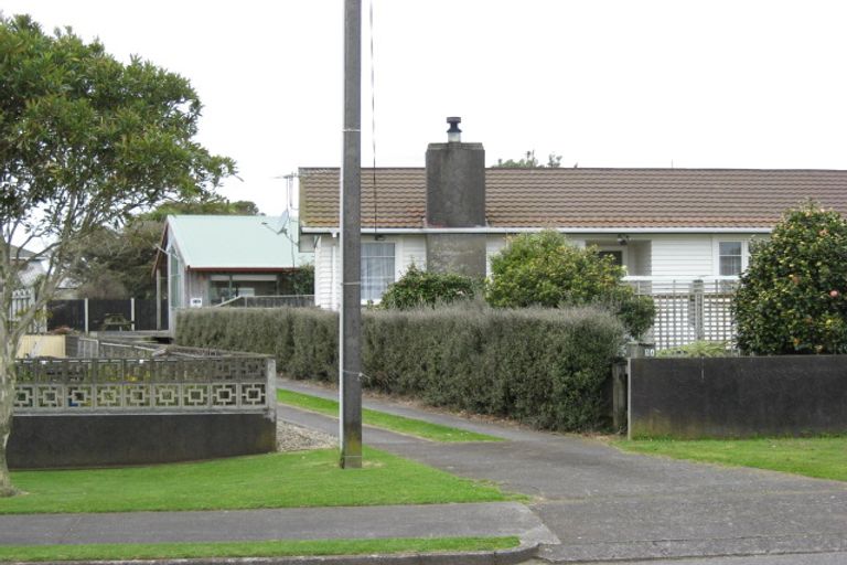 Photo of property in 5a Fitzroy Road, Fitzroy, New Plymouth, 4312