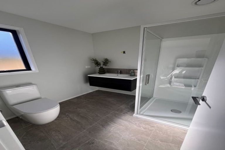 Photo of property in 100 Waipunahau Road, Waikanae, 5036