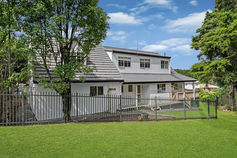Photo of property in 100 Eugenia Rise, Goodwood Heights, Auckland, 2105