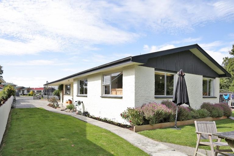 Photo of property in 68 Hillary Street, Winton, 9720