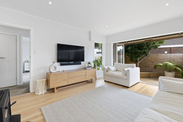 Photo of property in 1/24a Wolsley Avenue, Milford, Auckland, 0620