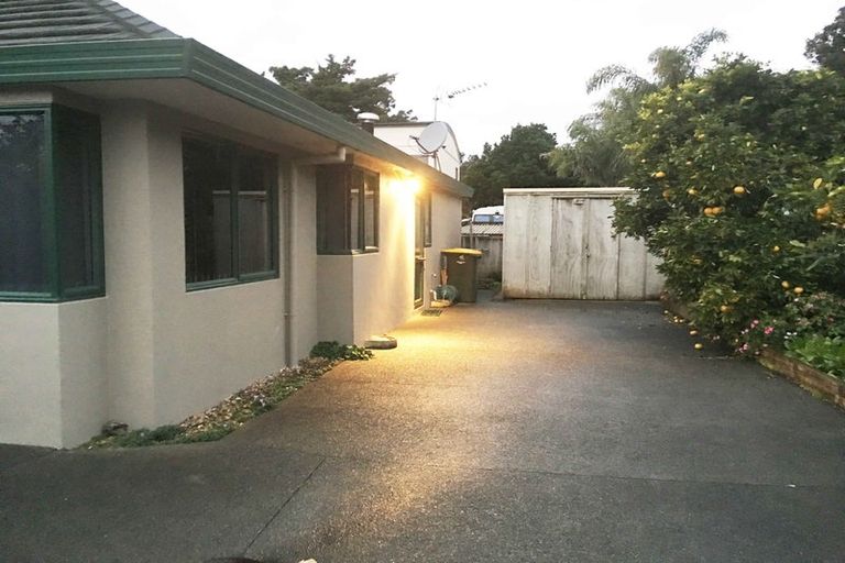 Photo of property in 25 Shelly Beach Parade, Cockle Bay, Auckland, 2014
