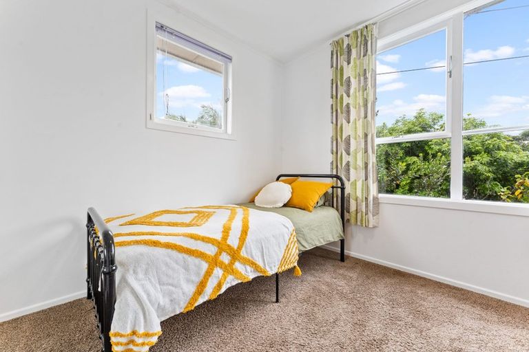 Photo of property in 1/48 Woodside Avenue, Northcote, Auckland, 0627