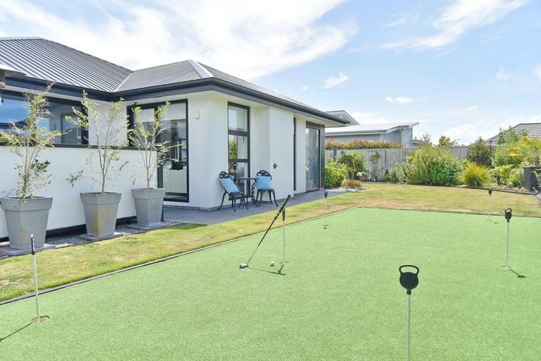Photo of property in 19 Ballinger Place, Kaiapoi, 7630