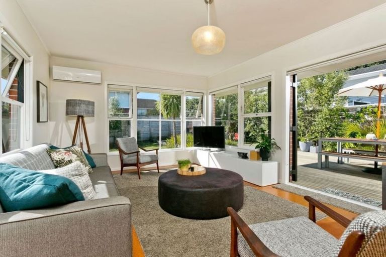 Photo of property in 2/54 Northboro Road, Belmont, Auckland, 0622