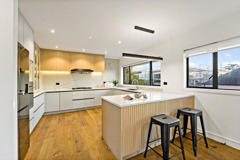 Photo of property in 1a Morrow Avenue, Bucklands Beach, Auckland, 2012