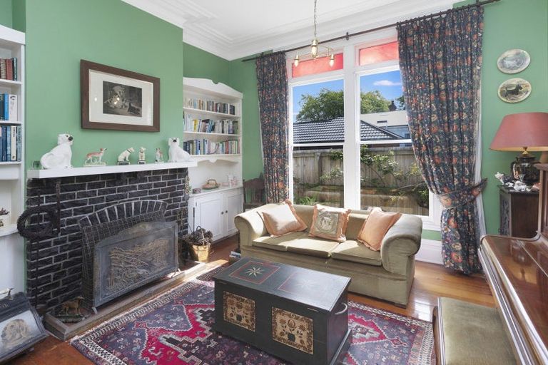 Photo of property in 86 Colombo Street, Beckenham, Christchurch, 8023