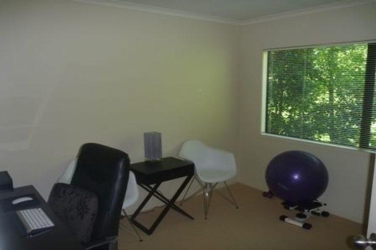 Photo of property in 22 Catrina Avenue, Birkenhead, Auckland, 0626