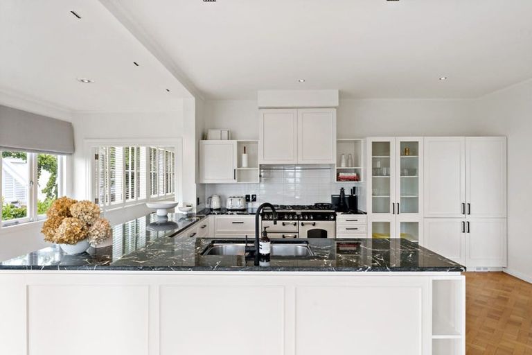 Photo of property in 65 Marine Parade, Herne Bay, Auckland, 1011