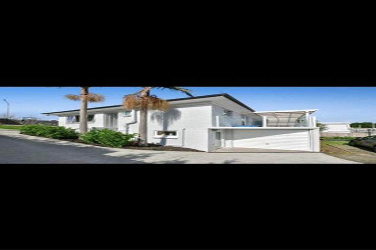 Photo of property in 954 Whangaparaoa Road, Manly, Whangaparaoa, 0930