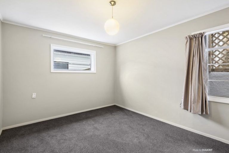 Photo of property in 13b Kim Street, Khandallah, Wellington, 6035