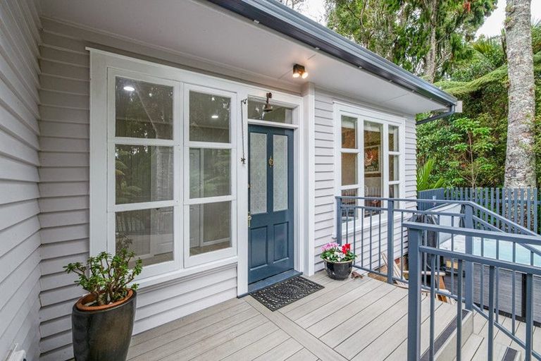 Photo of property in 10 Westridge Road, Titirangi, Auckland, 0604