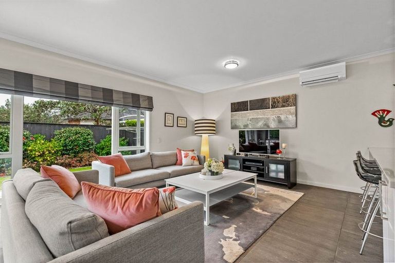 Photo of property in 16 Kensington Drive, Orewa, 0931