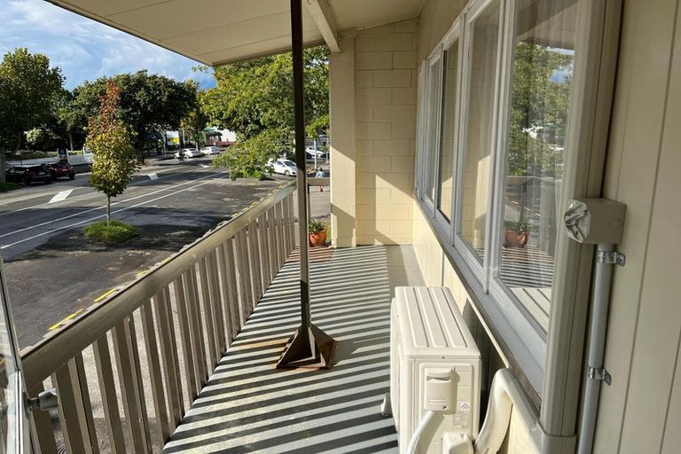 Photo of property in 258 Broadway Avenue, Palmerston North, 4414
