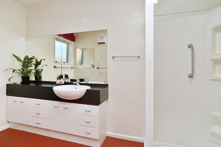 Photo of property in 2/33 Studholme Street, Somerfield, Christchurch, 8024