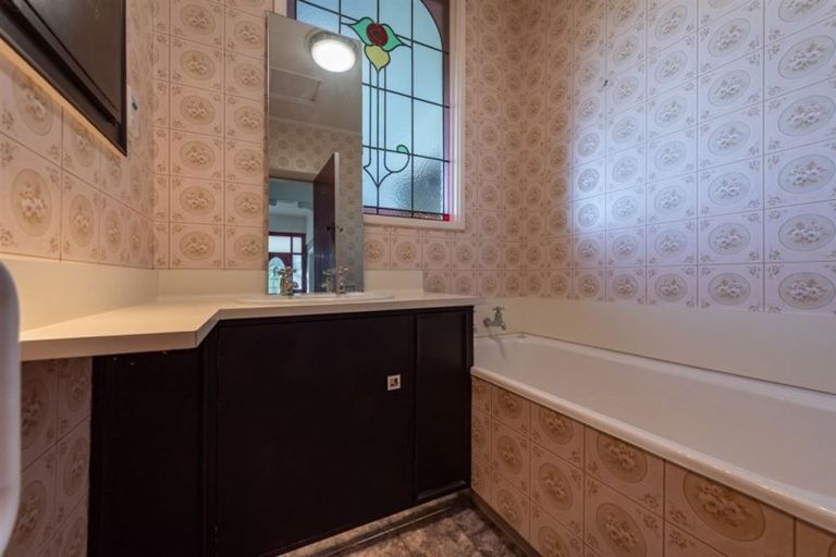 Photo of property in 9 Lerwick Terrace, Melrose, Wellington, 6023