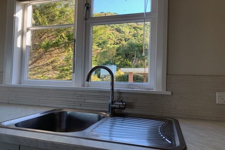 Photo of property in 28 Baroda Street, Khandallah, Wellington, 6035