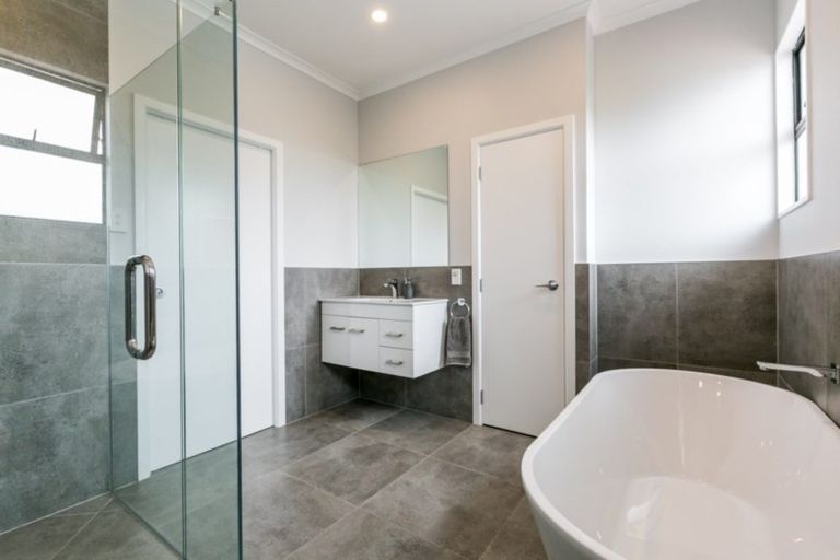 Photo of property in 207 Caroline Place, Mayfair, Hastings, 4122