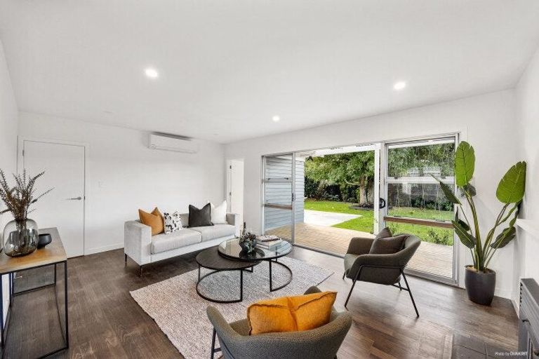 Photo of property in 56 Dale Crescent, Pakuranga, Auckland, 2010